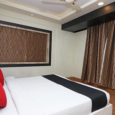 Hotel Emerald Kalkutta Kültér fotó
