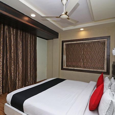 Hotel Emerald Kalkutta Kültér fotó