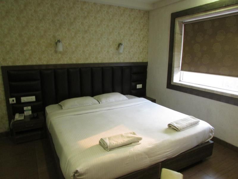 Hotel Emerald Kalkutta Kültér fotó