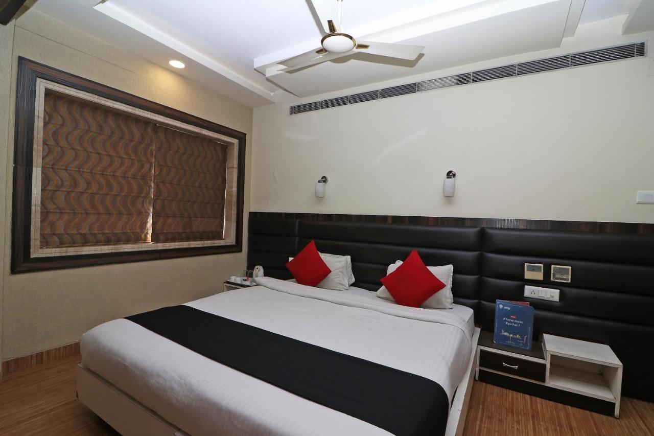 Hotel Emerald Kalkutta Kültér fotó
