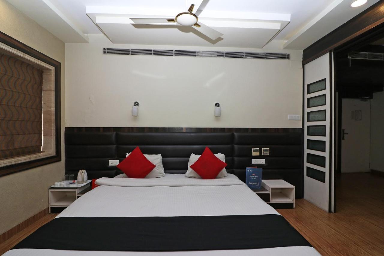 Hotel Emerald Kalkutta Kültér fotó