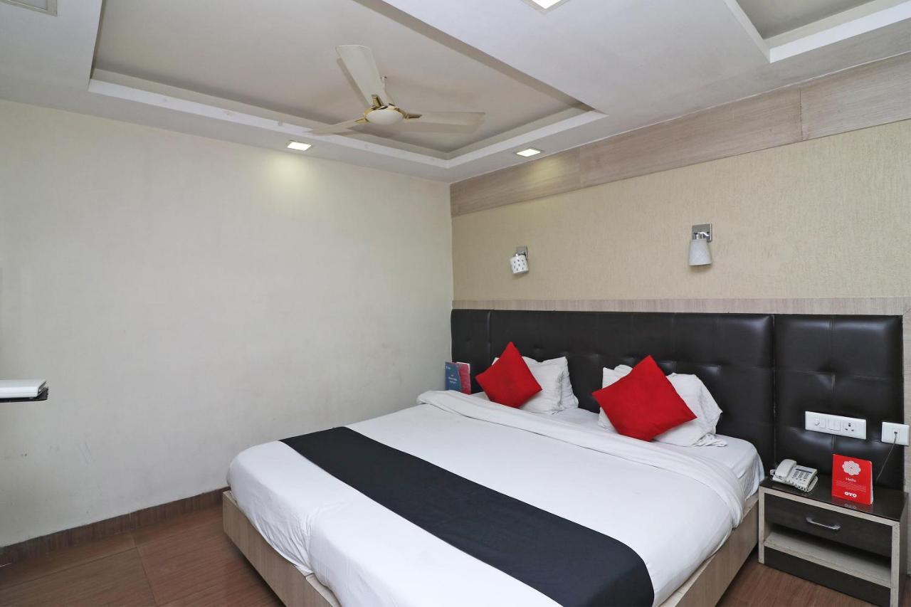 Hotel Emerald Kalkutta Kültér fotó