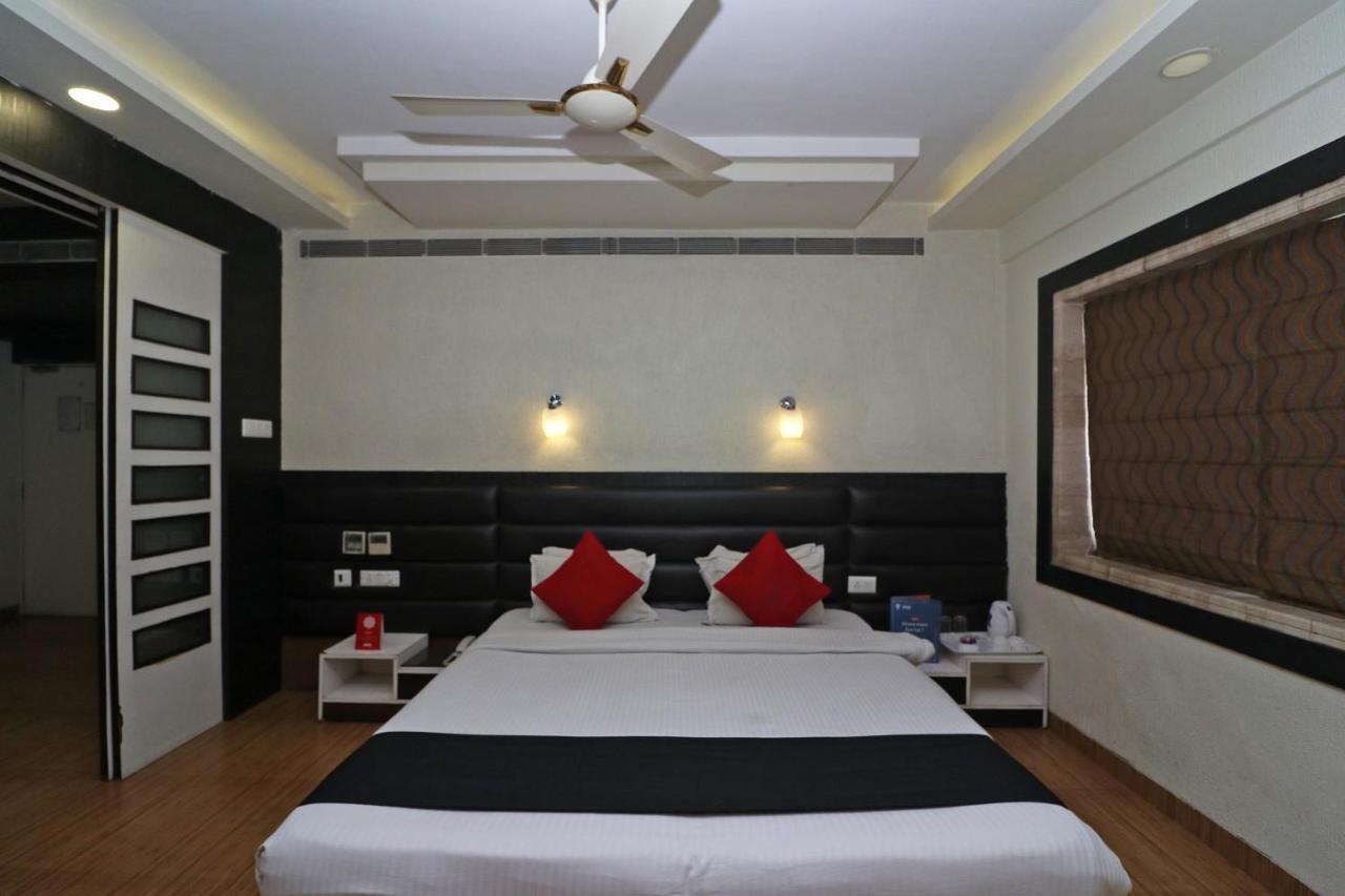 Hotel Emerald Kalkutta Kültér fotó